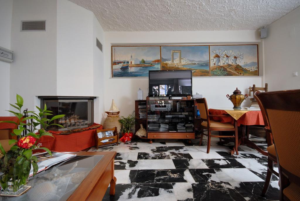 Barbouni Hotel & Studios Naxos City Екстер'єр фото