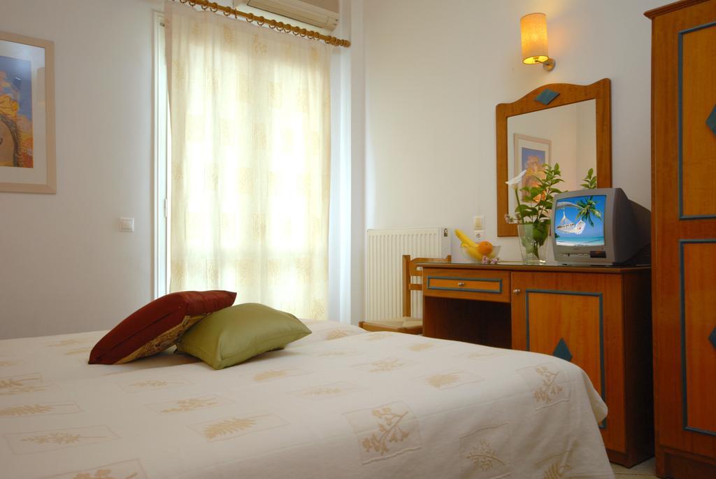 Barbouni Hotel & Studios Naxos City Екстер'єр фото