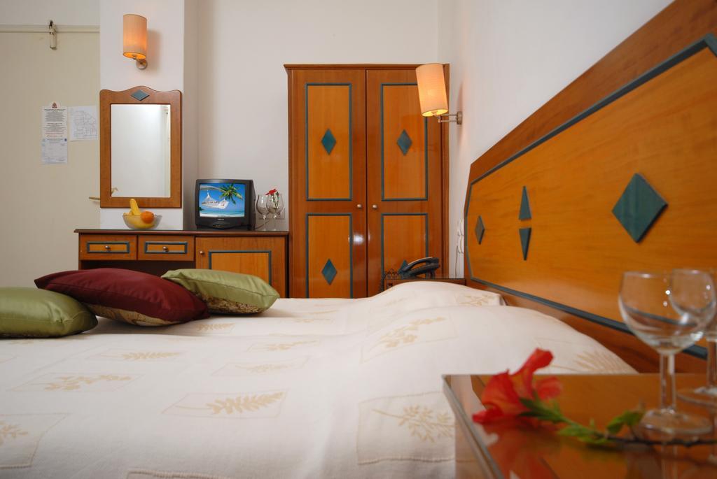 Barbouni Hotel & Studios Naxos City Номер фото