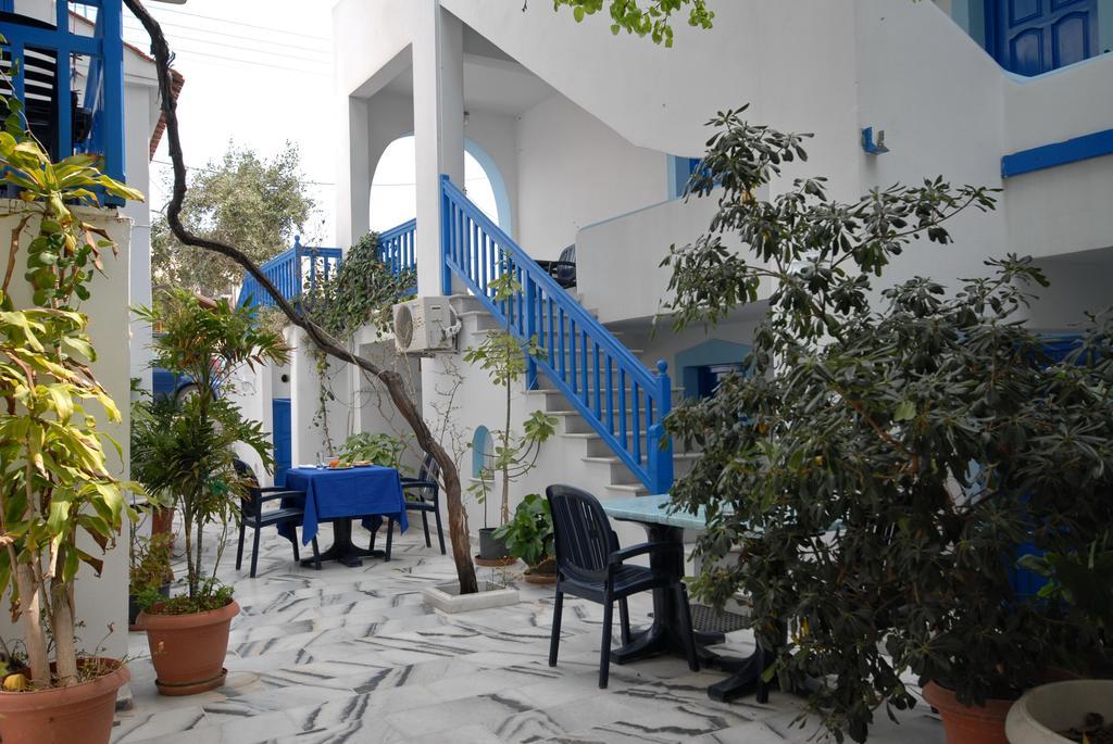 Barbouni Hotel & Studios Naxos City Екстер'єр фото